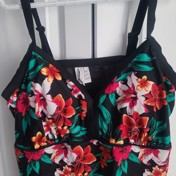 Additionelle Plus Hibiscus Floral Tankini Top - Picture 2 of 5